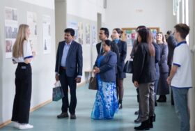 Университет организовал визит делегации Шри-Ланки в партнерскую школу «Покровский квартал»